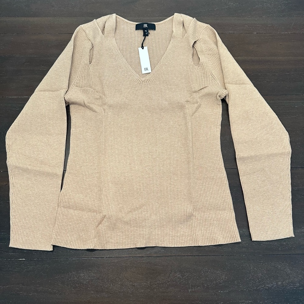 NWT Beige Banana Republic v neck knit sweater top TWIST sholders